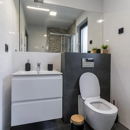 Domino-domek 5 別荘